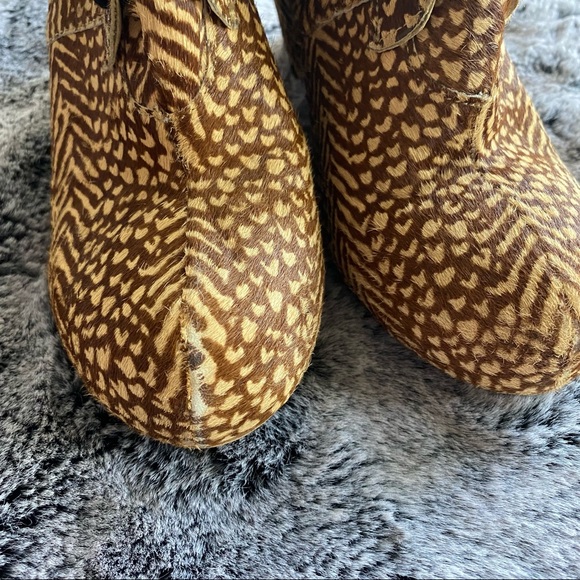 Steve Madden Animal Print Wedges - Picture 5 of 7
